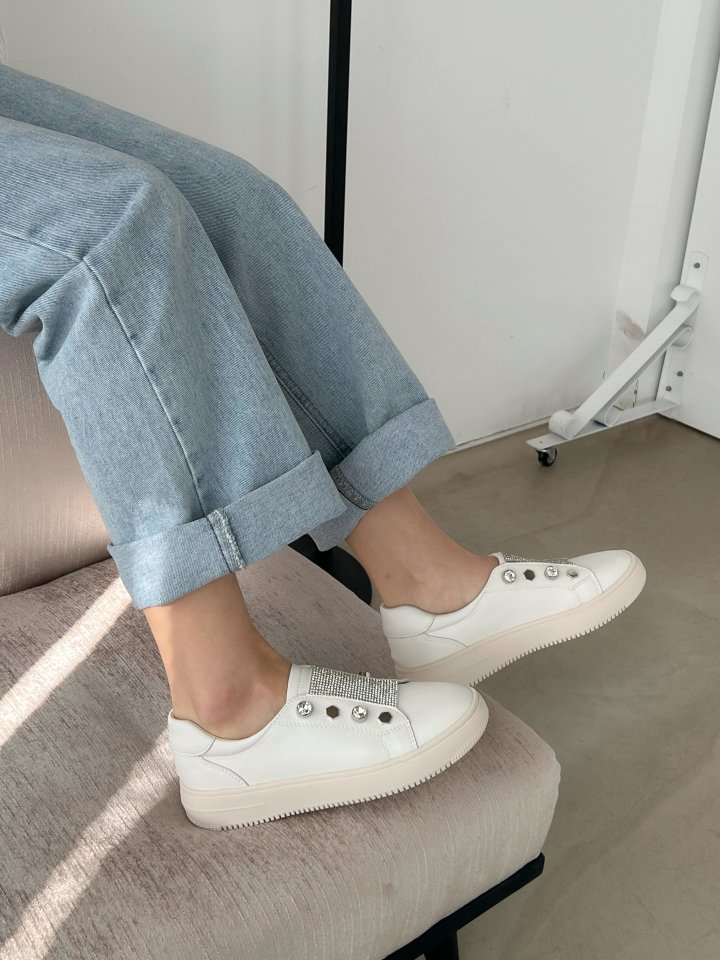 Vade - Korean Women Fashion - #momslook - Pearl Deco Sneakers - 3
