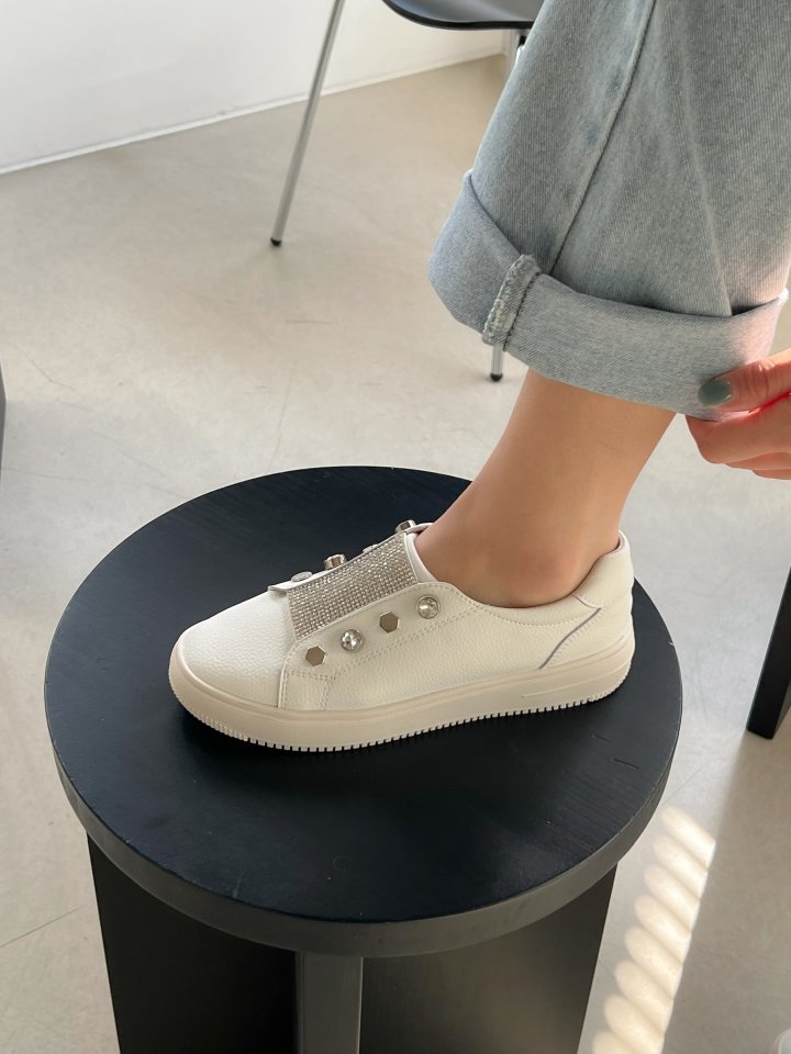Vade - Korean Women Fashion - #momslook - Pearl Deco Sneakers - 5