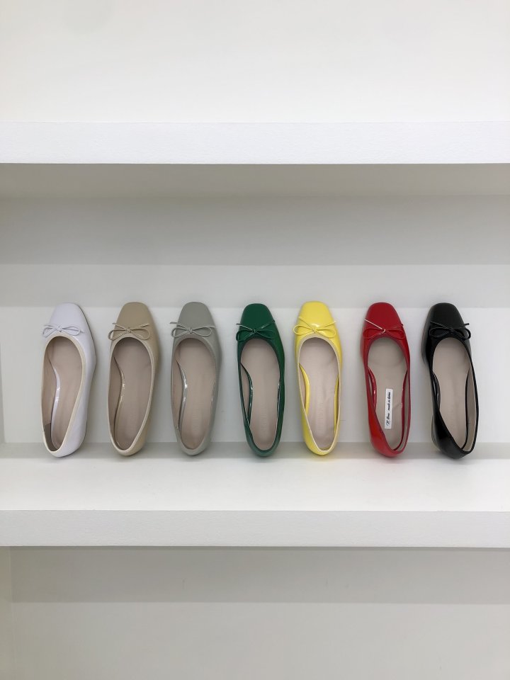 Vade - Korean Women Fashion - #momslook - Enameled PU Ribbon Flat