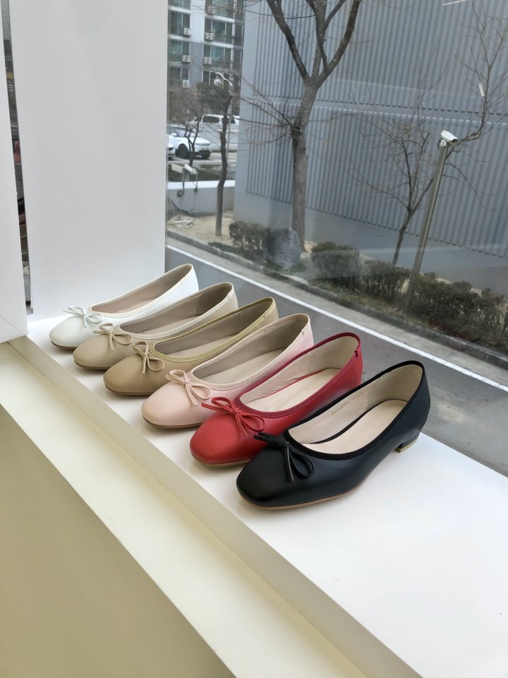 Vade - Korean Women Fashion - #momslook - Enameled PU Ribbon Flat - 5