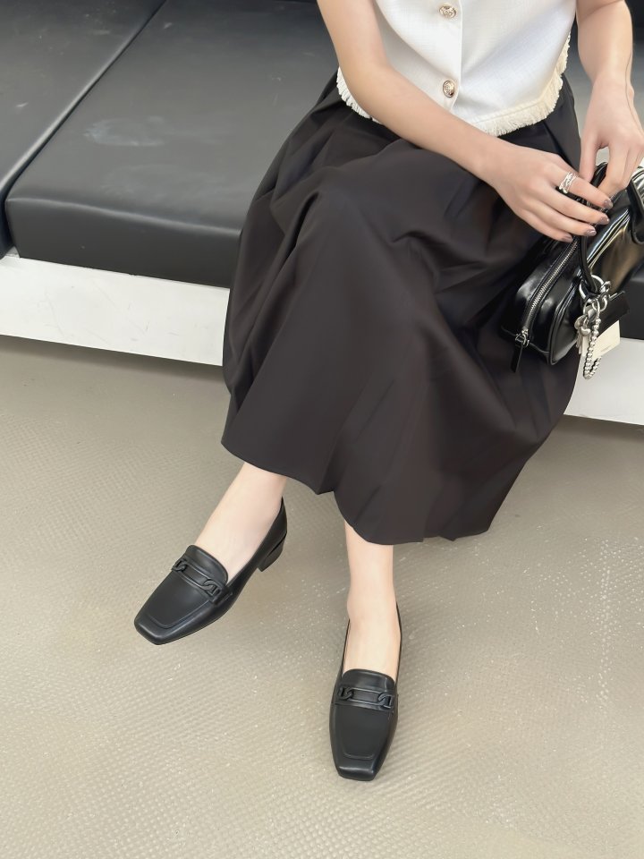 Vade - Korean Women Fashion - #restrostyle - Square Deco Loafers