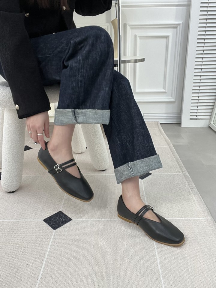Vade - Korean Women Fashion - #thelittlethings - Two-line Strap Mary Jane Flat - 2