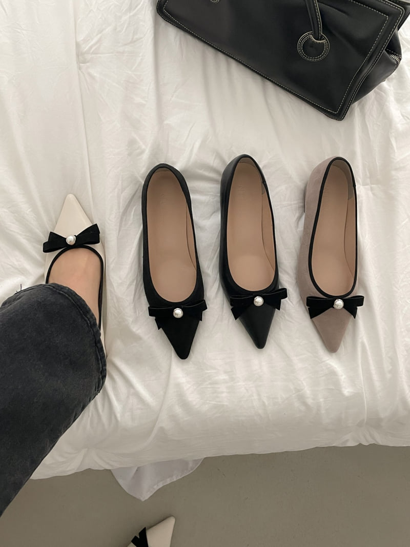 Vade - Korean Women Fashion - #vintagekidsstyle - Stiletto Ribbon Pearl Flat - 12