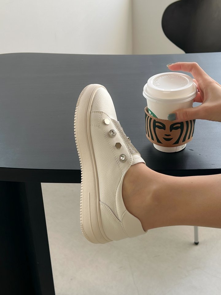 Vade - Korean Women Fashion - #momslook - Pearl Deco Sneakers - 4