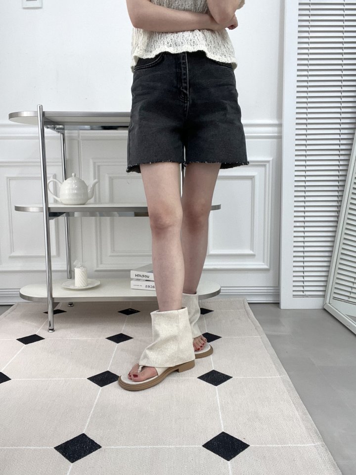 Vade - Korean Women Fashion - #womensfashion - Low Heel Half Open Toe Boots - 3