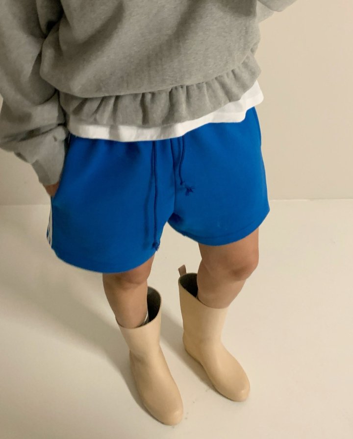 Via - Korean Women Fashion - #womensfashion - Color Line Short Pants