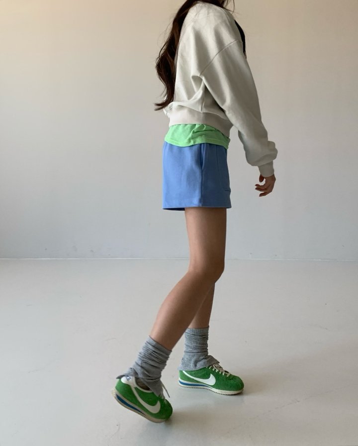 Via - Korean Women Fashion - #womensfashion - Slit Short Pants