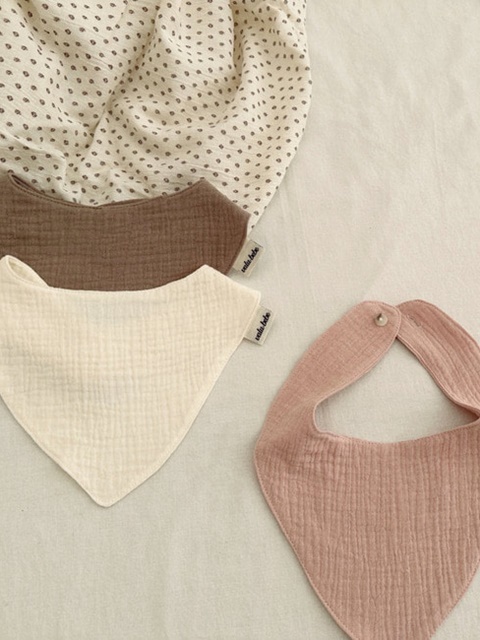 Petite Triangle Bib