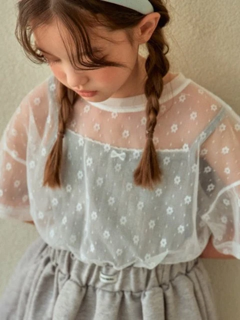 Eyelet Ribbon Sleeveless