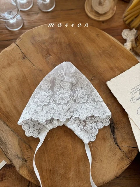 Lace Bonnet