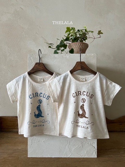 Seal Tee