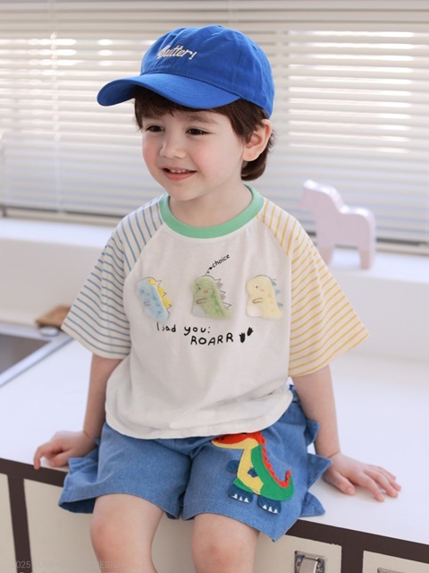 3 Dino Tee