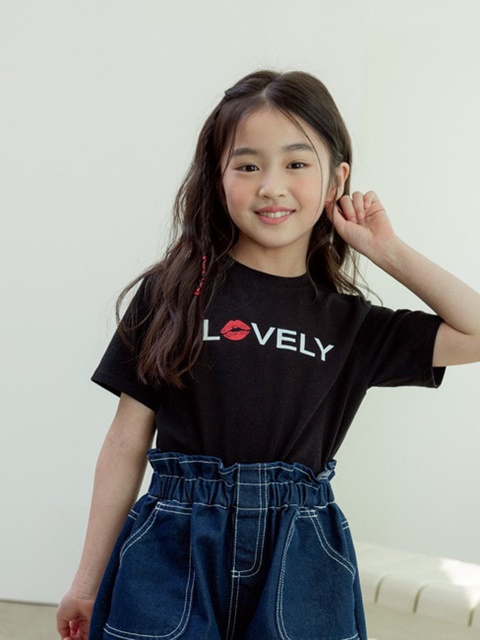 Junior Lip Crop Tee