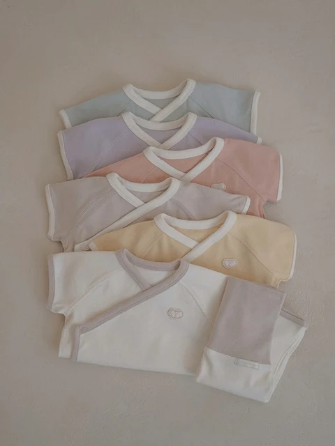 Daisy Short Sleeved Top Bottom Newborn Set