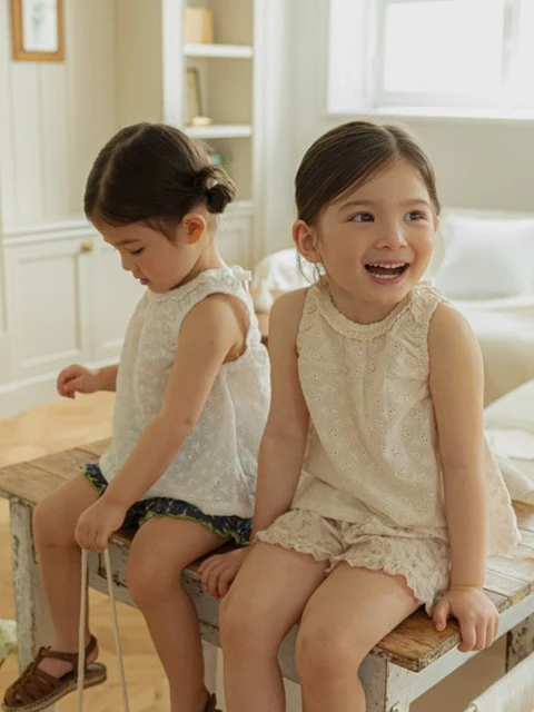 Ribbon Sleeveless Blouse