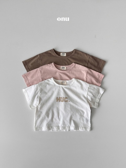 Hug Tee