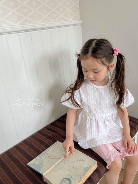 Roa Embroidery Blouse Roa Embroidery Blouse