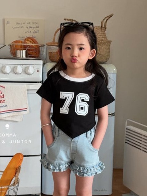 76 V Tee