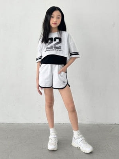 22 Layered Crop Tee 22 Layered Crop Tee