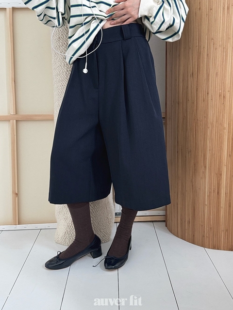 Wide Bermuda Half Pants Wide Bermuda Half Pants