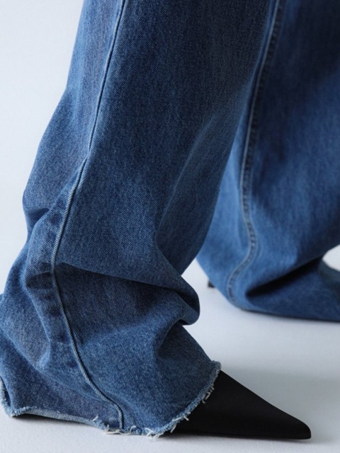 Classic Low Cut Wide Fit Mid Blue Jeans