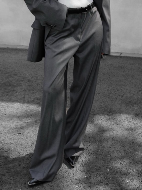 Classic Low Rise Pintuck Slacks Classic Low Rise Pintuck Slacks