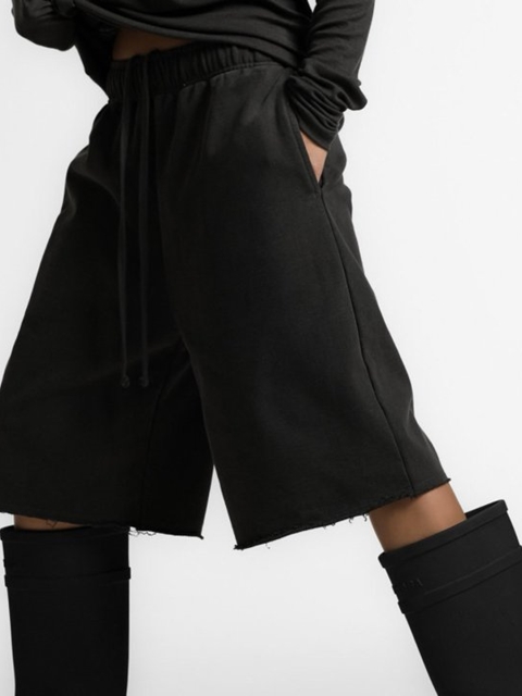 Pigment Cotton Cutted Hem Detail Bermuda Trouser Pigment Cotton Cutted Hem Detail Bermuda Trouser