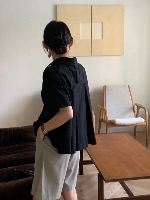 Back Pleats Roll-up Shirt Back Pleats Roll-up Shirt