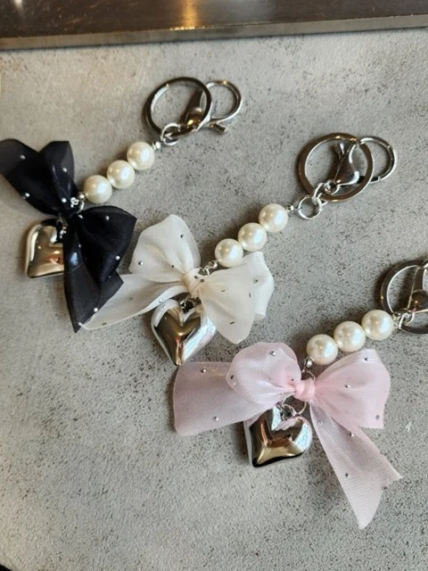 Pearl Mini Ribbon Keyring Pearl Mini Ribbon Keyring
