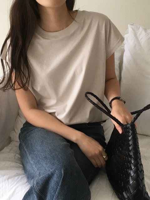 Premium Silket Shoulder Top Premium Silket Shoulder Top