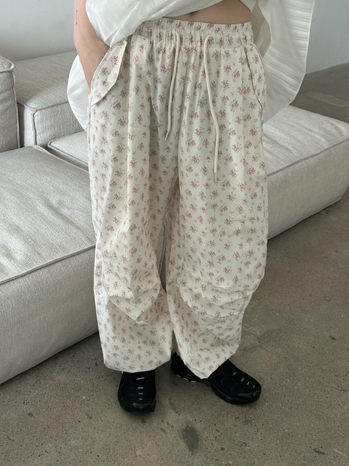 Buckle - Korean Women Fashion - #momslook - Butter Flower Pants