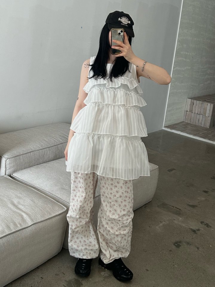 Buckle - Korean Women Fashion - #momslook - Butter Flower Pants - 11