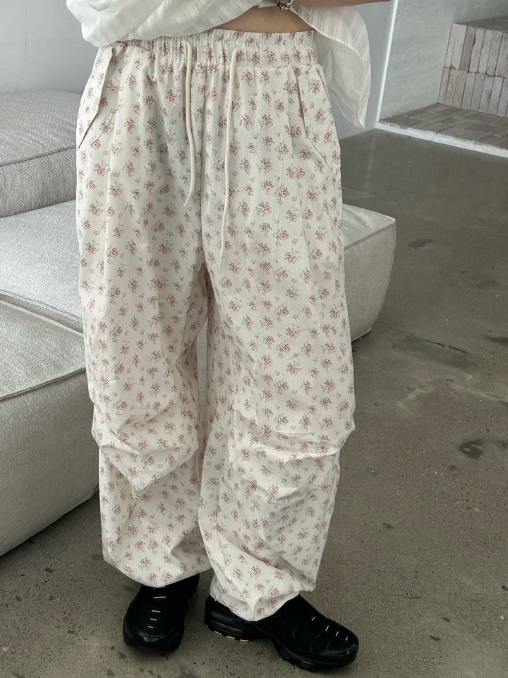 Buckle - Korean Women Fashion - #momslook - Butter Flower Pants - 3