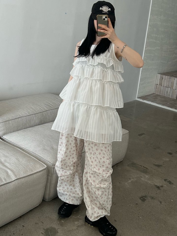 Buckle - Korean Women Fashion - #womensfashion - Butter Flower Pants - 10