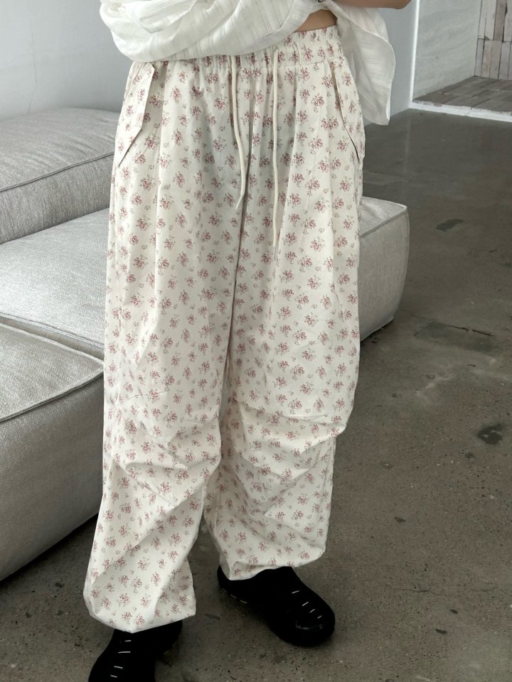 Buckle - Korean Women Fashion - #momslook - Butter Flower Pants - 4