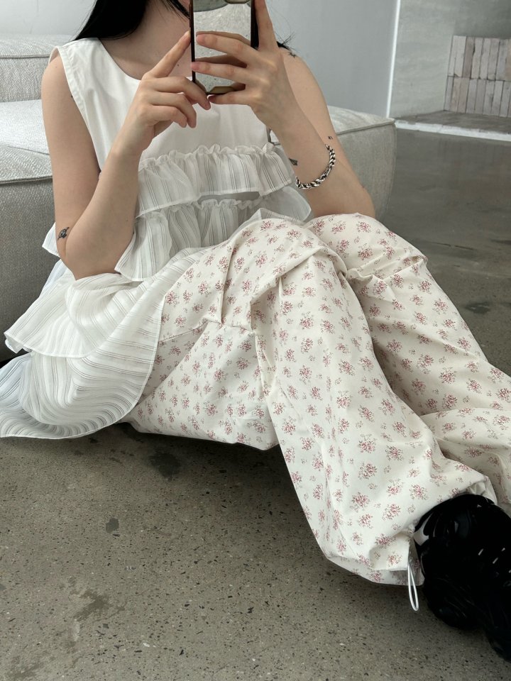 Buckle - Korean Women Fashion - #womensfashion - Butter Flower Pants - 6