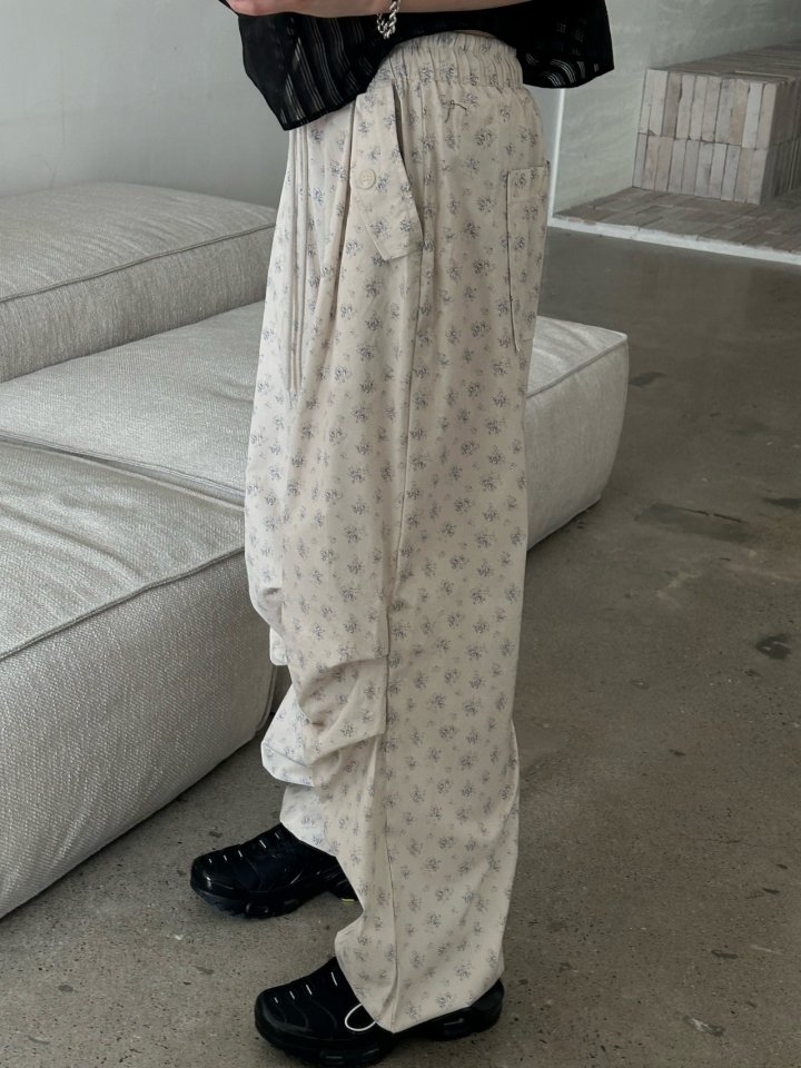 Buckle - Korean Women Fashion - #womensfashion - Butter Flower Pants