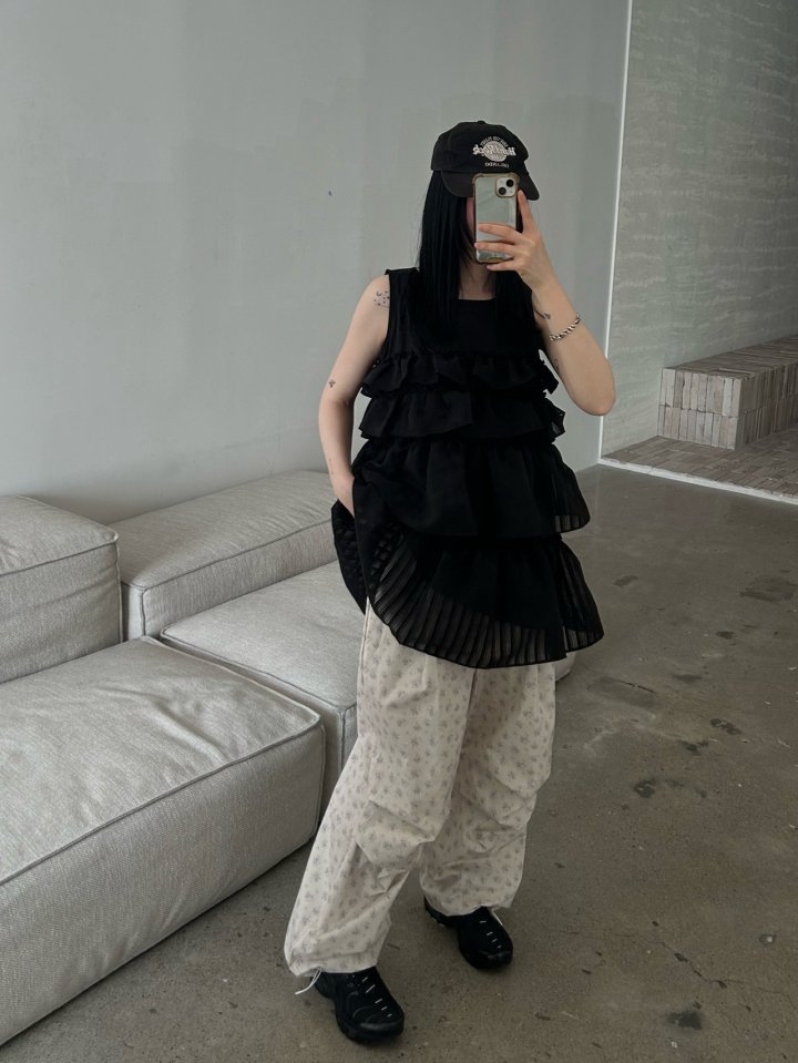 Buckle - Korean Women Fashion - #womensfashion - Butter Flower Pants - 11