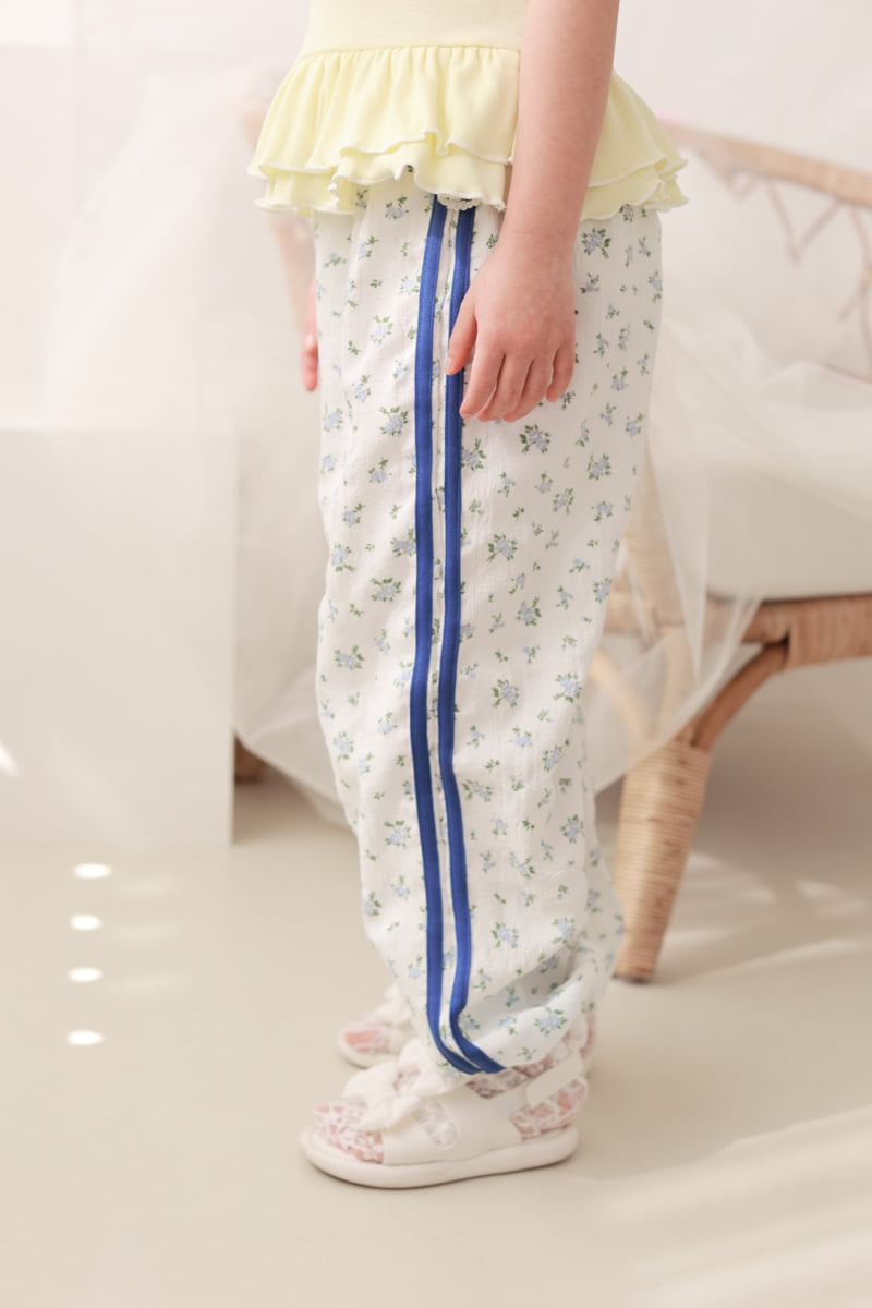 Dalla - Korean Children Fashion - #discoveringself - Molang Flower Jogger Pants - 11