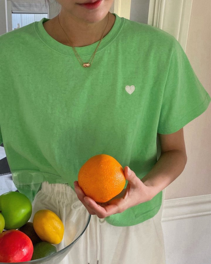 Diana - Korean Women Fashion - #momslook - Heart Crop Tee - 5