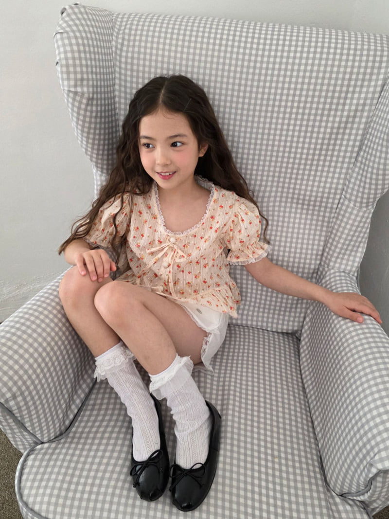 Ellymolly - Korean Children Fashion - #prettylittlegirls - Flower Eyelet Blouse - 7