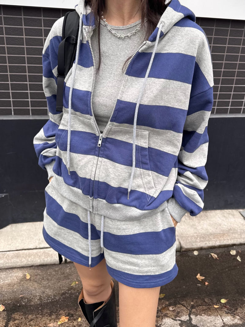Heil - Korean Women Fashion - #momslook - Stripe Shorts - 2