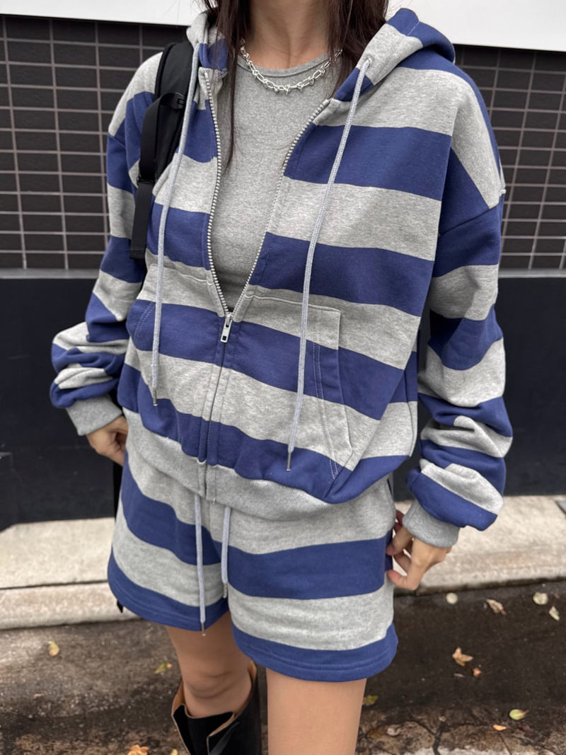 Heil - Korean Women Fashion - #womensfashion - Stripe Shorts - 4