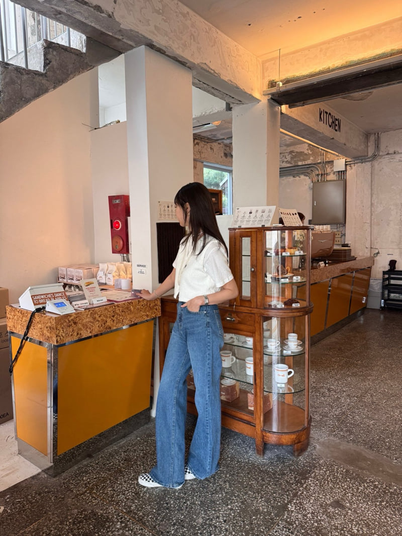 Heil - Korean Women Fashion - #shopsmall - Rose Denim Pants - 2