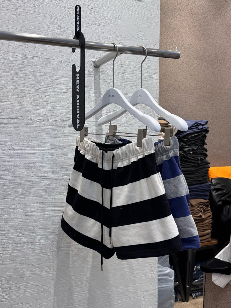 Heil - Korean Women Fashion - #womensfashion - Stripe Shorts - 7