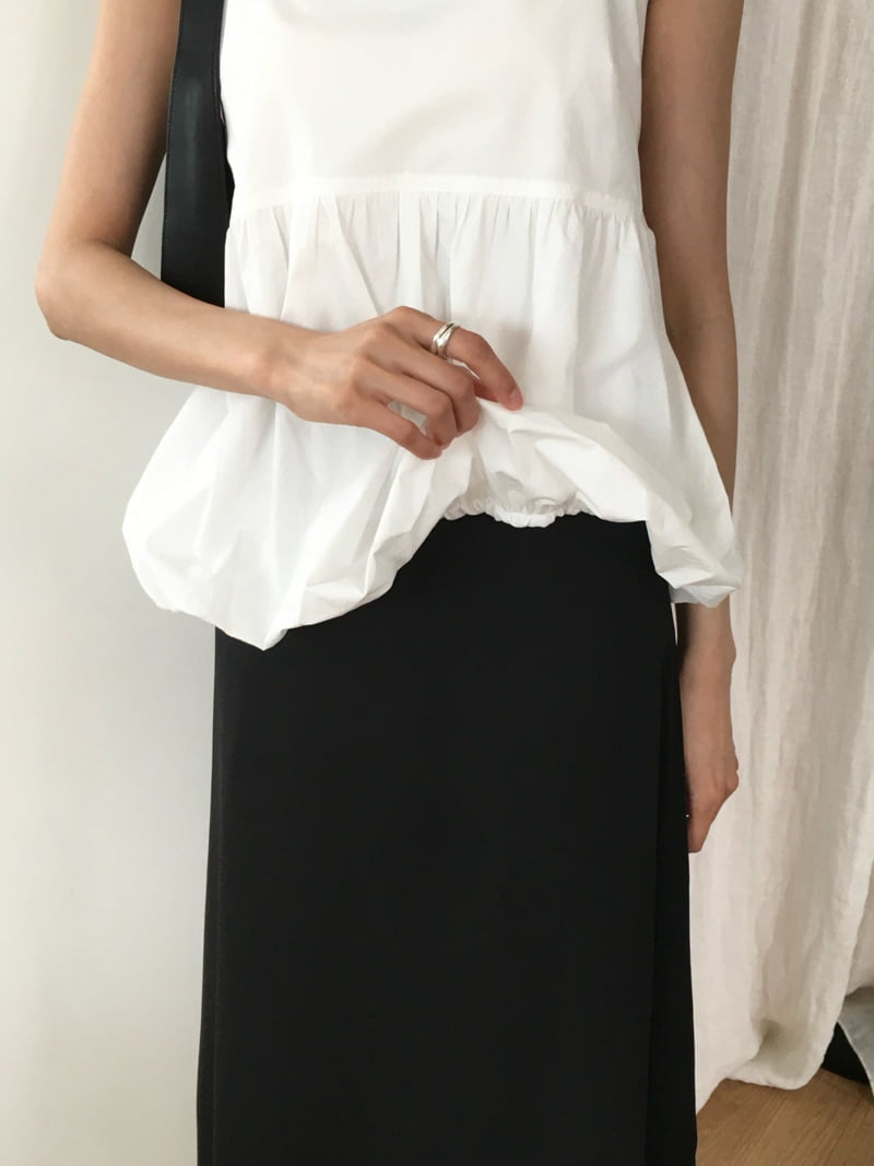 Moani - Korean Women Fashion - #momslook - Shirring Balloon V-neck Top - 11