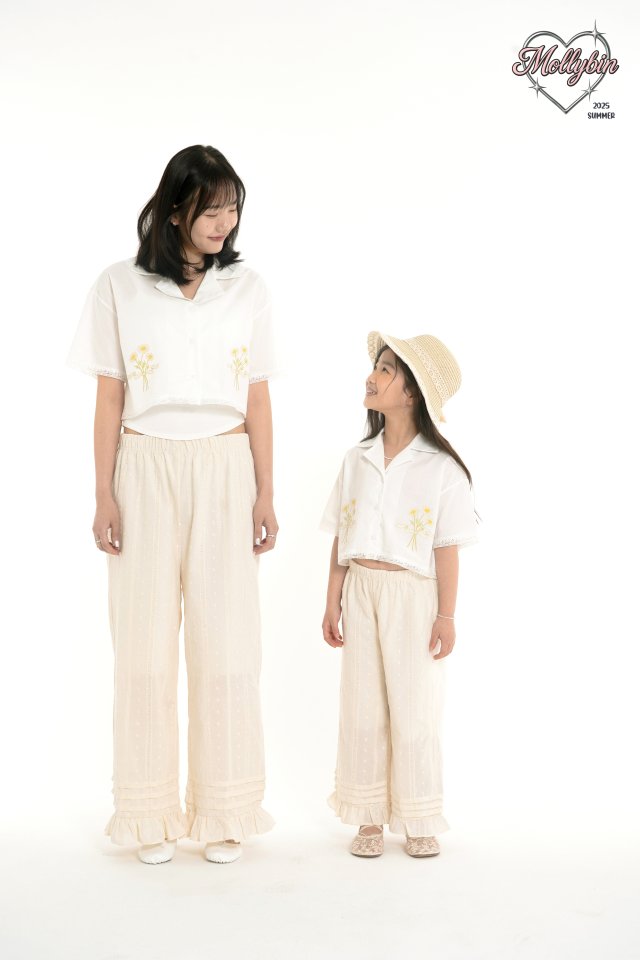 Mollybin - Korean Women Fashion - #momslook - Daisy Lace Shirt (with Mom) - 3