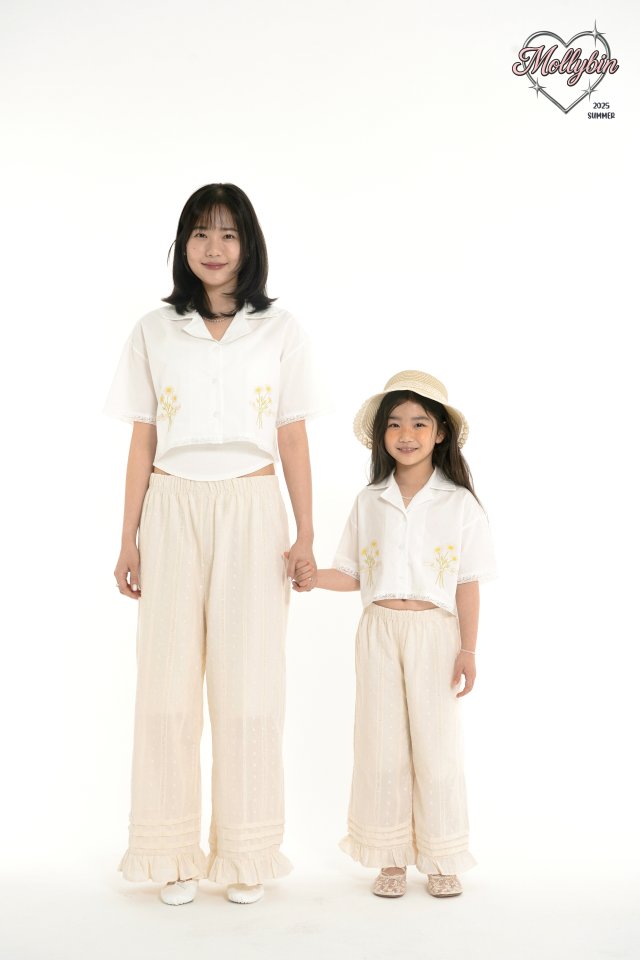 Mollybin - Korean Women Fashion - #momslook - Daisy Lace Shirt (with Mom) - 5