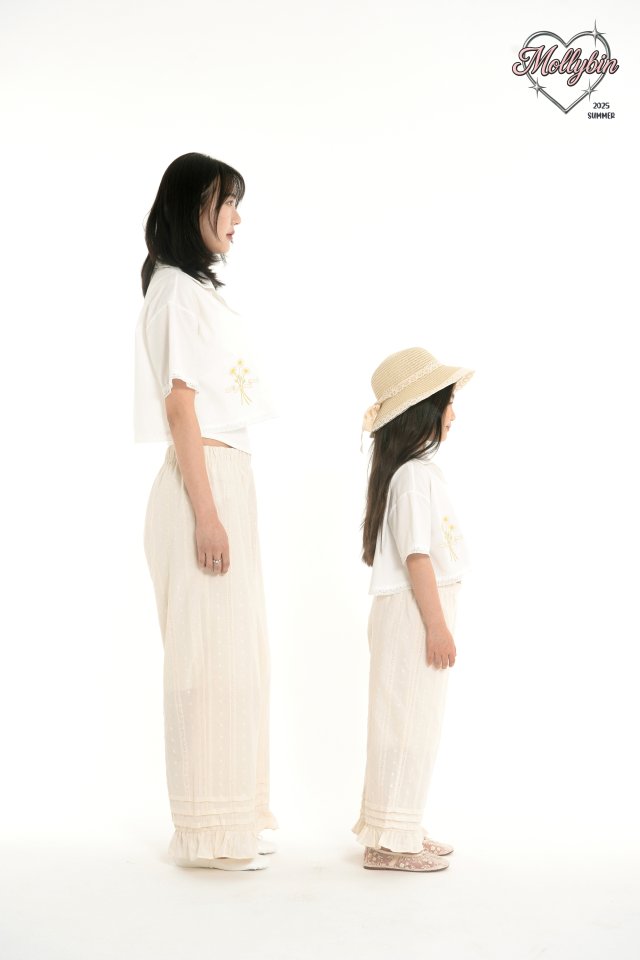 Mollybin - Korean Women Fashion - #momslook - Daisy Lace Shirt (with Mom) - 7