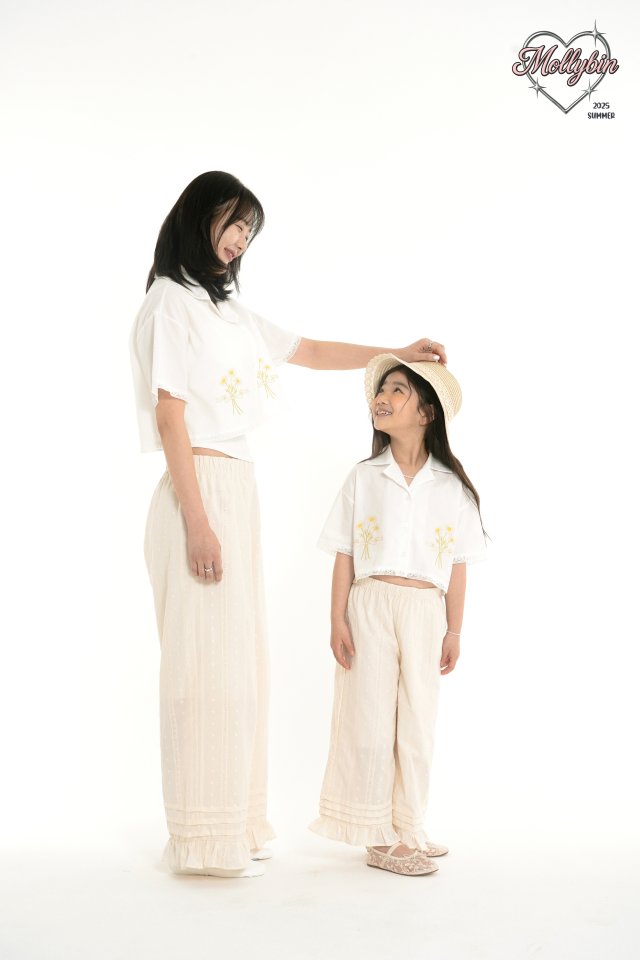 Mollybin - Korean Women Fashion - #momslook - Daisy Lace Shirt (with Mom) - 9